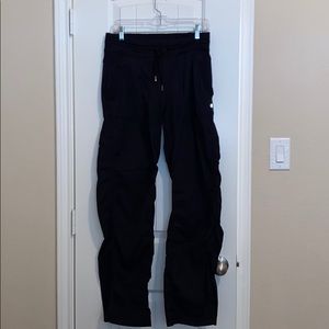 Lululemon size 8 wind pant